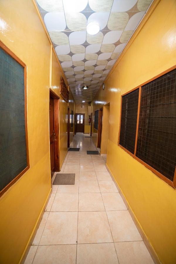 אקרה Bombay Hotel מראה חיצוני תמונה
