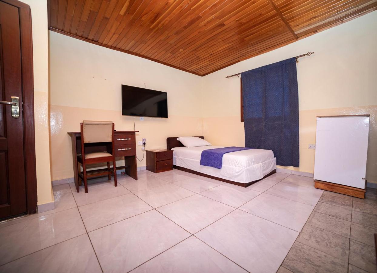 אקרה Bombay Hotel מראה חיצוני תמונה