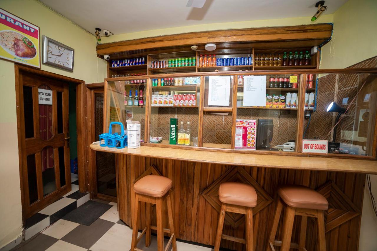 אקרה Bombay Hotel מראה חיצוני תמונה