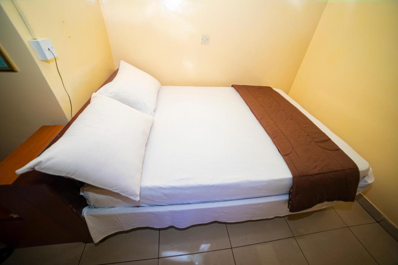 אקרה Bombay Hotel מראה חיצוני תמונה